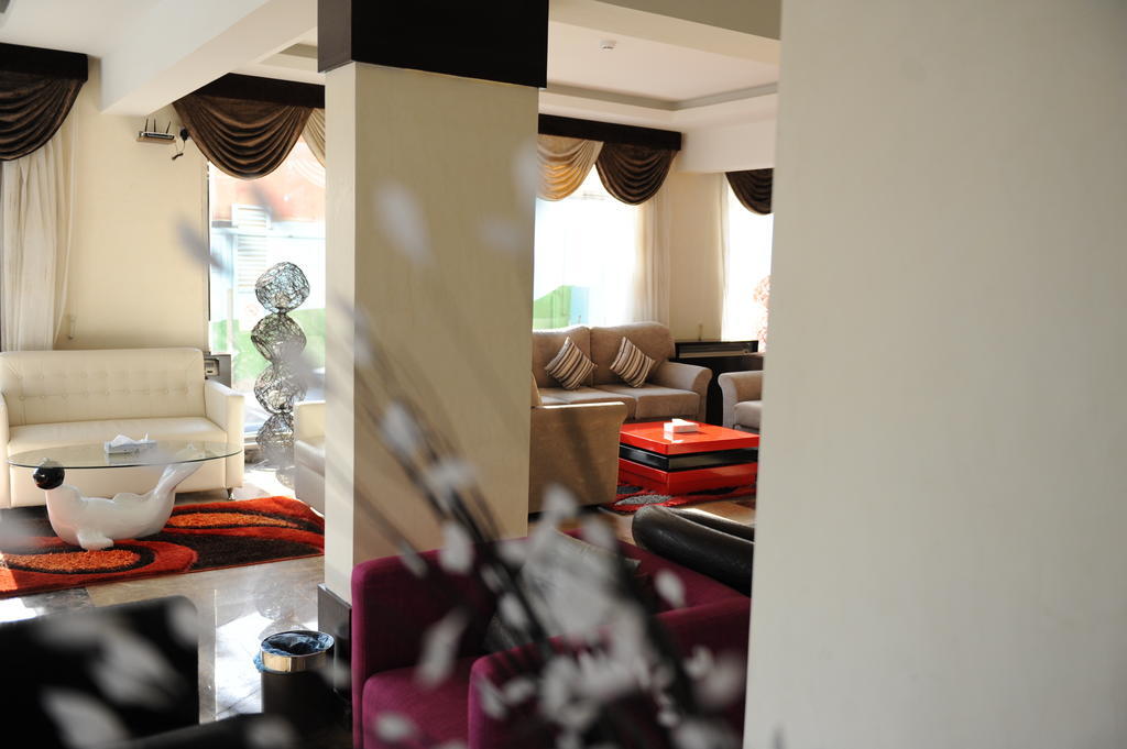 Hotelier Suites Riade Exterior foto